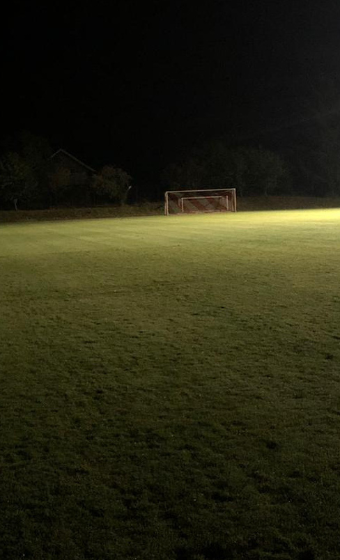 Es werde Licht: Neue Flutlichtanlage VSV Büchig