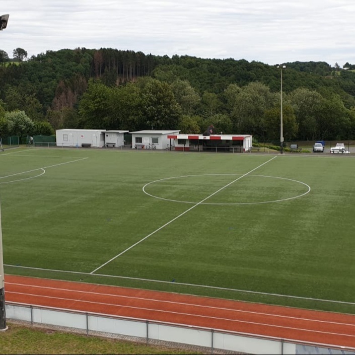 Nachhaltige Modernisierung der Sportanlage Holpe