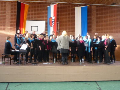 Chorsänger suchen NOTENSTÄNDER zum Aufbau einer stabilen  Langzeitbeziehung