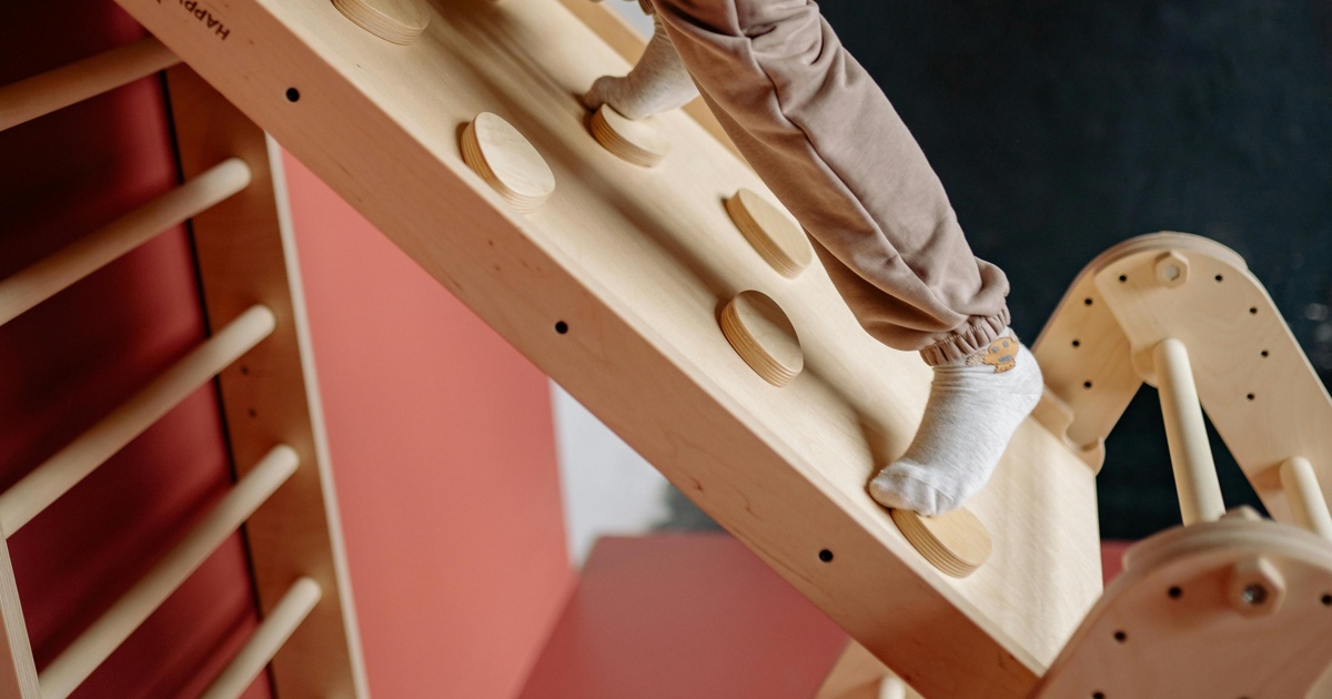 Holzspielgeräte für die Kindergärten in Heuchelheim und Kinzenbach