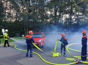 Neue Kleidung für die Jugendfeuerwehr Ulmet