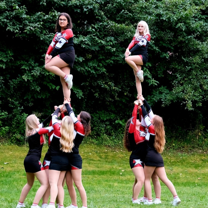 Neue Kostüme für die Cheerleader-Mädels