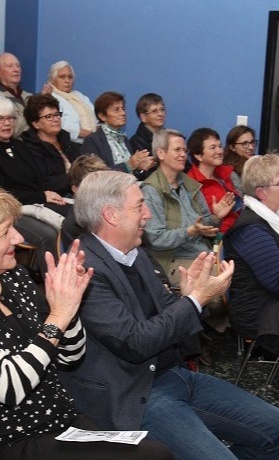Neue Stühle fürs Schau-Spiel-Studio Oberberg
