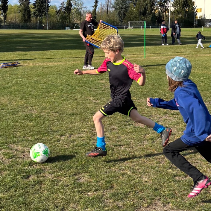 Teamgeist zum Anziehen - Trainingskleidung für unsere F2