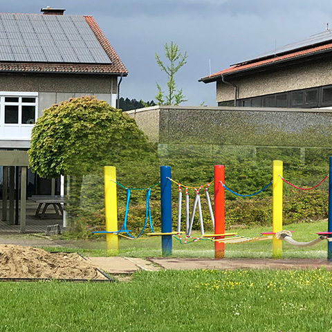 Coole Action-gut ausbalanciert auf dem neuen Kletterparcours!