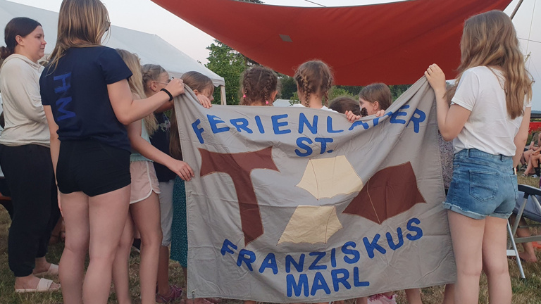 Neue Zelte fürs Ferienlager St. Franziskus Marl