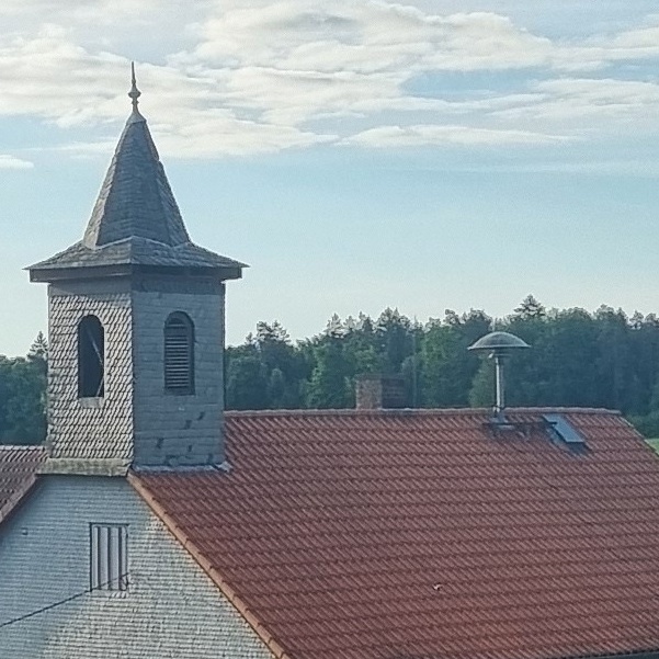 Neue Glockensteuerung  "Alte Schule"  Immichenhain