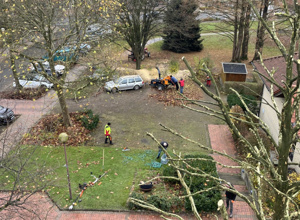Umgestaltung der Parkfläche am Pfarrheim in einen Mehrzweckplatz