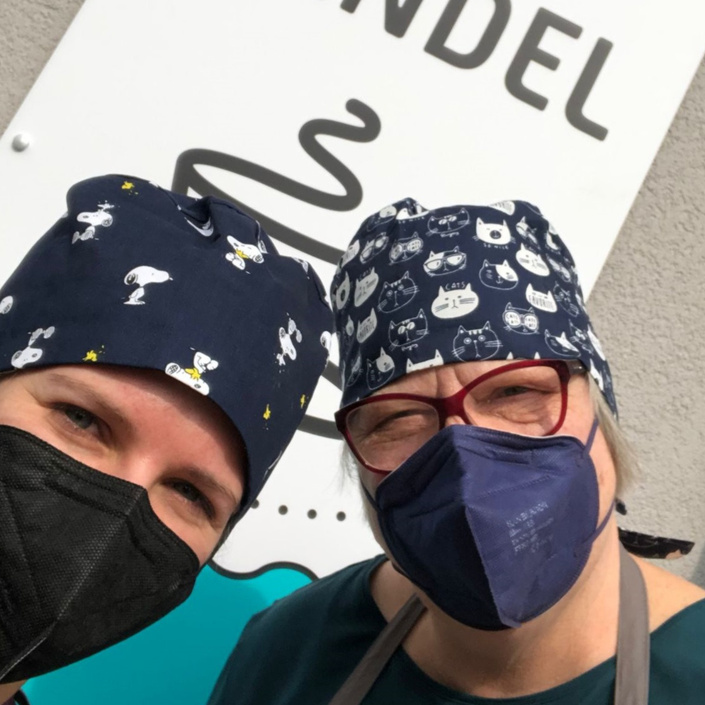 Eine Markise und Sonnenschirme für unsere Gäste im Café Bändel.