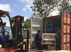 Hilfsgüter-Transport für Neugeborene in Eritrea