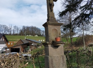 Restauration eines Wegekreuzes aus dem Jahr 1848 in Hörnen bei Olpe