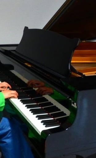 KONZERTFLÜGEL der MUSIKSCHULE muss zum TÜV! Ihre SPENDE hilft!