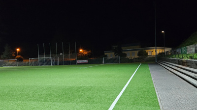 Neue Flutlichtanlage für den Sportplatz
