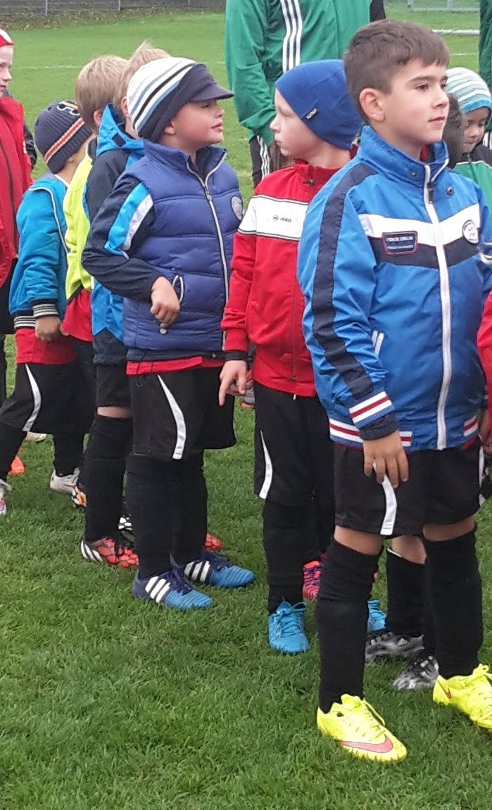Trainingsanzüge und Trikots für die Kleinsten