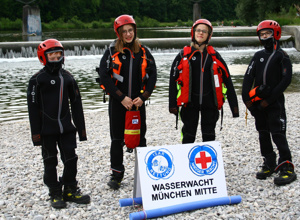 Neoprenanzüge für die Jugendgruppe der Isarrettung