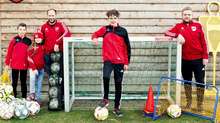 Errichtung Geräteschuppen für Trainingsmaterial
