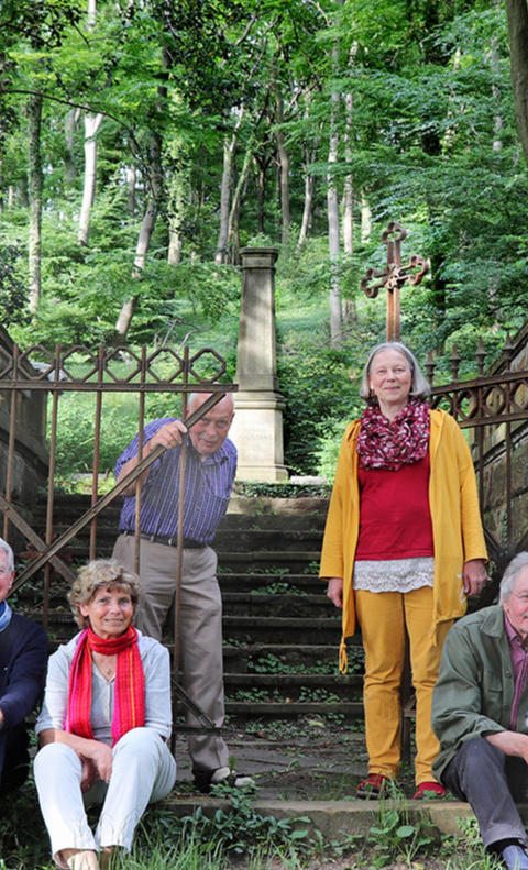 Rettung der historischen Haller Waldbegräbnisse am Lotteberg
