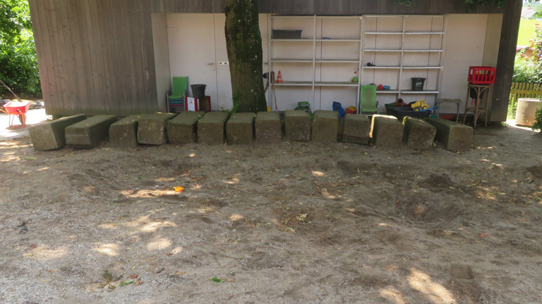 Neuer Sandkastenbereich für die Kindertagesstätte Mitterskirchen