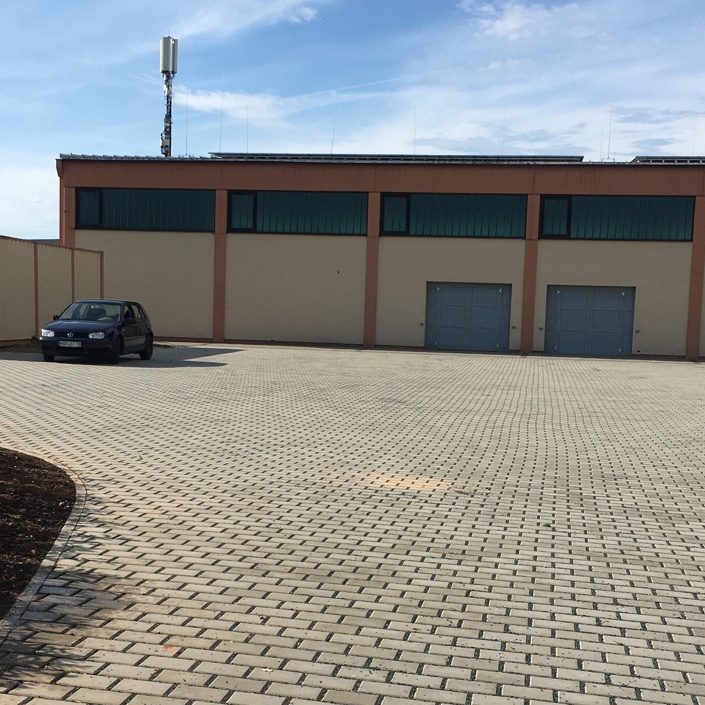 Rasenmähroboter & Neugestaltung Außenanlage