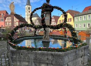 Der Auber Marktbrunnen braucht Hilfe, damit er weiter plätschern kann!