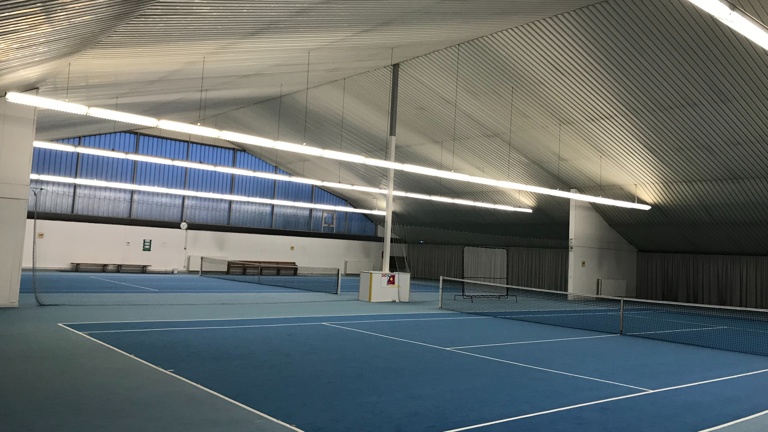 Energetische Sanierung Beleuchtung Tennishalle