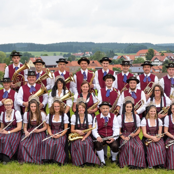 Musikverein Immenried Tracht für Fahnenbegleitung
