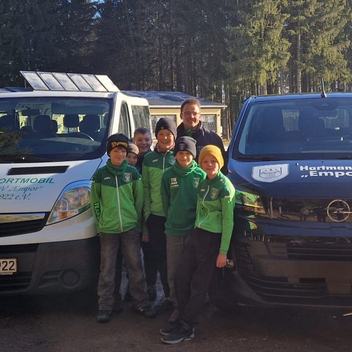 Neuer Empor-Sportbus