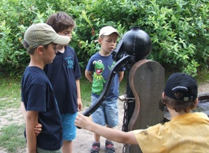 Eine Pumpe für den Matschtisch, Grundschule Heide
