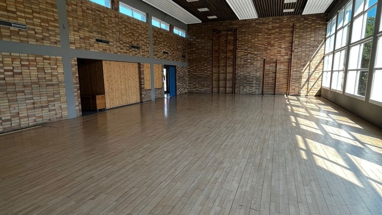Turngeräte Sporthalle Eifa