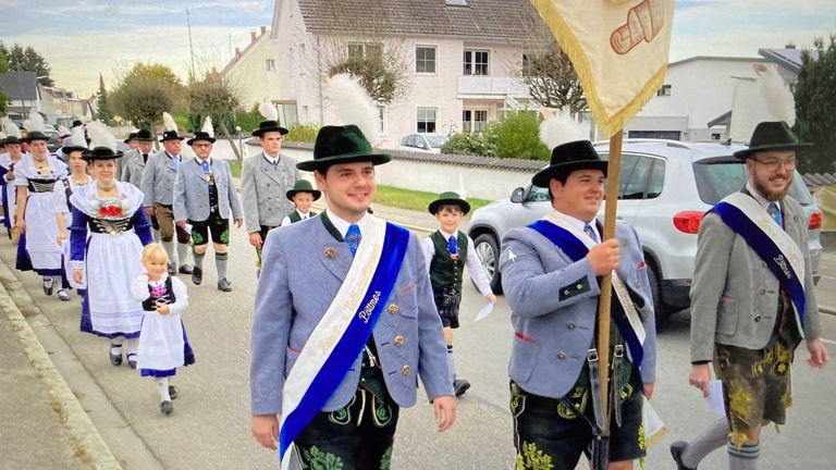 Chronik zum 100 Jährigen des  Heimat- und Volkstrachtenvereins Pöttmes