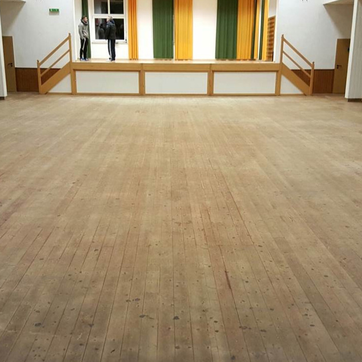 Neuer Boden für die Schützenhalle