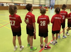 Einheitlich stark – Trainingsanzüge für alle Handballer
