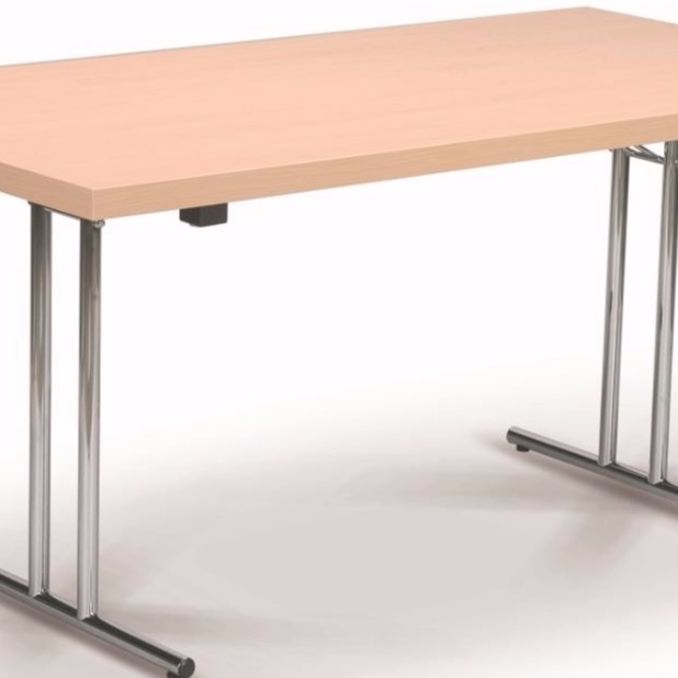 Neue Tische fürs Clubheim