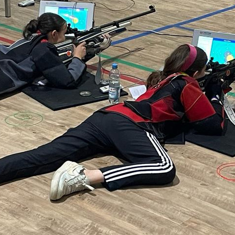 Jugendsportförderung,Jugendgewehre und neue Schießkleidung für Kinder