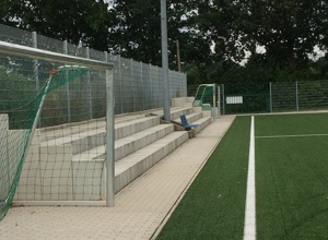 Beleuchtungsanlage Klein-Kunstrasen-Sportplatz