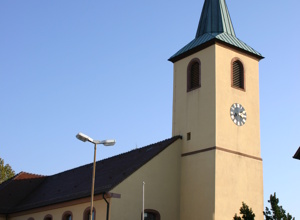 Neue Sitzpolster für die evangelische Kirche in Spöck