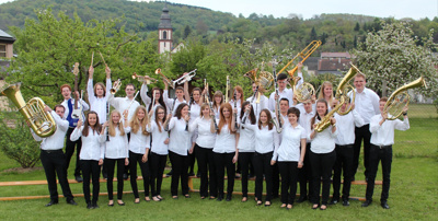 Einheitliche Allwetterjacke für die Musiker/-innen des MV Irsch