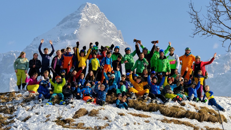 Neue Skijacken für das Trainerteam