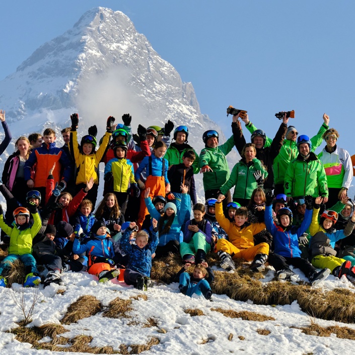 Neue Skijacken für das Trainerteam