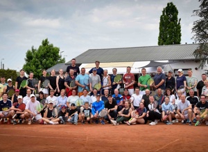 Bei Regen oder Sonne: Eine Schutzhütte für unseren Tennisverein