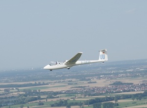 Das Schulungsflugzeug des Aeroclub benötigt ein neues Gewand