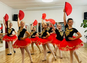 Neue Tanzkostüme für Kinderballett "Kolorit" Chemnitz