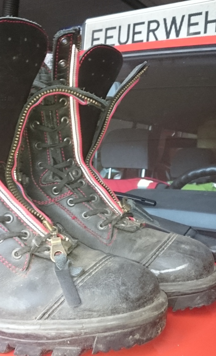 Retter mit trockenen Füßen - Schuhtrockner für die Feuerwehr