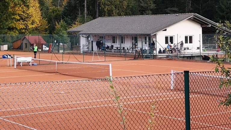 Ganzjahresplätze -Tennisclub Isny