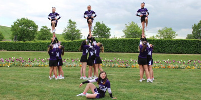 Uniformen für die Cheerleader-Meisterschaften