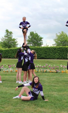 Uniformen für die Cheerleader-Meisterschaften