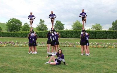 Uniformen für die Cheerleader-Meisterschaften