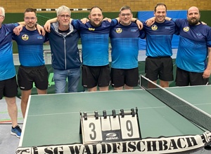 2 neue Tischtennis-Tische und einheitliche Trikots