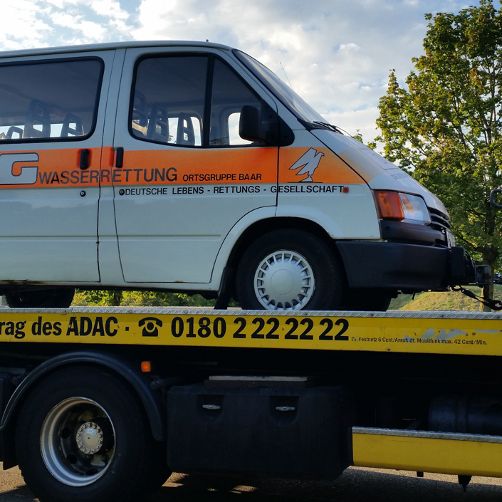 Neuer Jugendbus