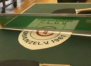 Glanzvoll in die nächste Saison - Neue Tischtennisplatten für den TTC